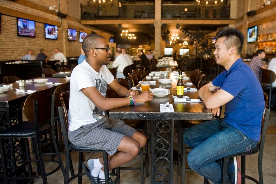 Chicago bar no guns sign